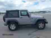 2016 Jeep Wrangler Willys Wheeler z VIN 1C4AJWAG1GL327242, wystawiony jako IAAI lot #43405493 z przebiegiem Nie podano mil oraz . Historia ofert i sprzedaży dostępna na DreamBid. Obrazek 13.