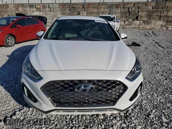 2019 Hyundai Sonata Limited with VIN 5NPE34AF8KH810361, listed as a Copart auction lot 71671545 with 58,085 mi miles and Salvage title. Bid and sale history available at DreamBid. Image 5.
