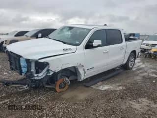 2024 Ram 1500 Laramie z VIN 1C6RREJTXRN122648, wystawiony jako Copart lot #44532315 z przebiegiem 12 096 mil mil oraz Szkoda całkowita • Salvage title. Historia ofert i sprzedaży dostępna na DreamBid. Obrazek 1.