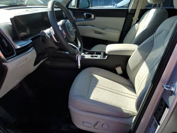 2025 Kia Sorento EX with VIN KNDRHDJG9S5335153, listed as a Copart auction lot 69948225 with 14,587 mi miles and Salvage title. Bid and sale history available at DreamBid. Image 7.
