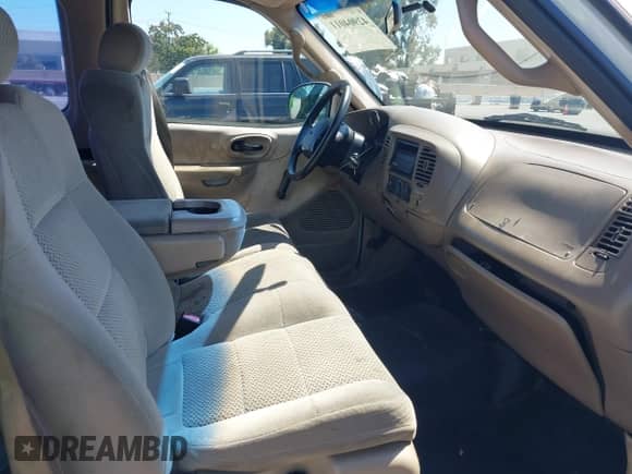 2001 Ford F-150 XL с VIN 1FTZX17241NA88765, выставлен на аукционе IAAI как лот 42904011 с пробегом Не указан миль и . История ставок и продаж доступна на DreamBid. Изображение 5.
