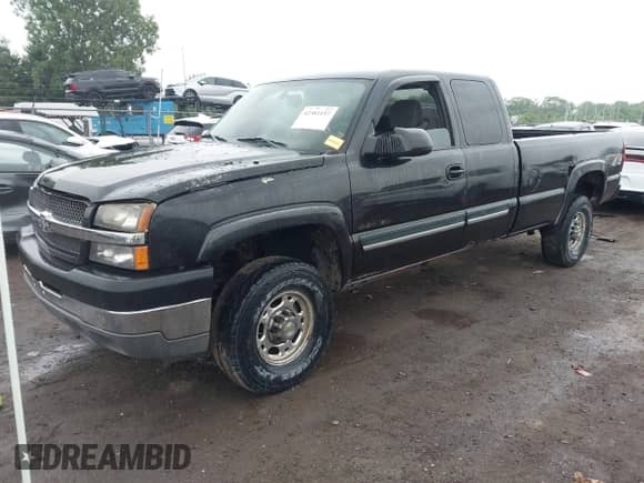 2004 Chevrolet Silverado 2500HD LS with VIN 1GCHK29U34E230218, listed as a IAAI auction lot 42381157 with 124,136 mi miles and . Bid and sale history available at DreamBid. Image 2.