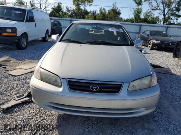 2001 Toyota Camry LE z VIN 4T1BG22K21U042545, wystawiony jako Copart lot #84619355 z przebiegiem 112 453 mil mil oraz Szkoda całkowita • Salvage title. Historia ofert i sprzedaży dostępna na DreamBid. Obrazek 5.