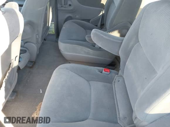 2005 Toyota Sienna CE с VIN 5TDZA23CX5S380958, выставлен на аукционе IAAI как лот 41360628 с пробегом Не указан миль и . История ставок и продаж доступна на DreamBid. Изображение 8.