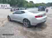 2018 Chevrolet Camaro 1LT с VIN 1G1FB1RS1J0172336, выставлен на аукционе IAAI как лот 42823470 с пробегом 122 057 миль миль и . История ставок и продаж доступна на DreamBid. Изображение 3.