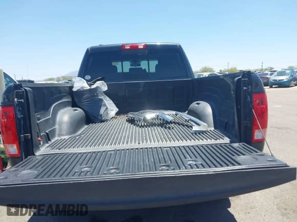 2018 Ram 1500 Big Horn z VIN 1C6RR7GG3JS319415, wystawiony jako IAAI lot #42517862 z przebiegiem 117 906 mil mil oraz . Historia ofert i sprzedaży dostępna na DreamBid. Obrazek 18.