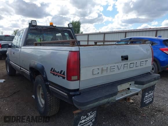 1995 Chevrolet Silverado 2500 с VIN 1GCGK29F3SE274603, выставлен на аукционе IAAI как лот 43355211 с пробегом 197 837 миль миль и . История ставок и продаж доступна на DreamBid. Изображение 3.
