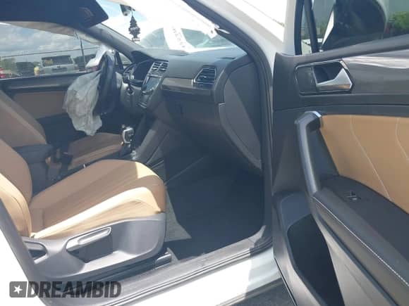 2024 Volkswagen Tiguan SE с VIN 3VVNB7AX8RM055442, выставлен на аукционе IAAI как лот 42528863 с пробегом 15 186 миль миль и . История ставок и продаж доступна на DreamBid. Изображение 5.