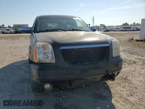 2010 Chevrolet Tahoe LS with VIN 1GNMCAE01AR190080, listed as a Copart auction lot 85373185 with 251,848 mi miles and Salvage title. Bid and sale history available at DreamBid. Image 15.
