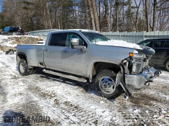 2020 Chevrolet Silverado 3500HD LTZ with VIN 1GC4YUEY9LF206581, listed as a Copart auction lot 44135545 with 74,152 mi miles and Salvage title. Bid and sale history available at DreamBid. Image 4.