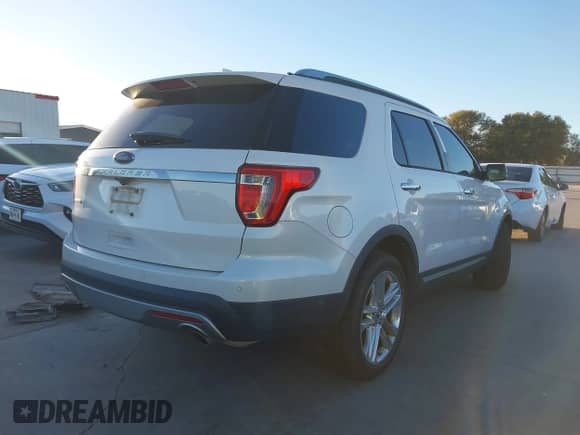 2017 Ford Explorer Limited z VIN 1FM5K7F84HGB52576, wystawiony jako IAAI lot #43584022 z przebiegiem 53 319 mil mil oraz . Historia ofert i sprzedaży dostępna na DreamBid. Obrazek 4.