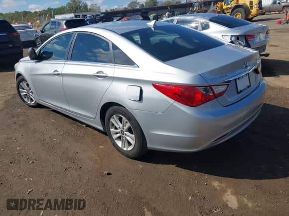 2011 Hyundai Sonata GLS z VIN 5NPEB4AC4BH220909, wystawiony jako IAAI lot #43441466 z przebiegiem 222 035 mil mil oraz . Historia ofert i sprzedaży dostępna na DreamBid. Obrazek 3.
