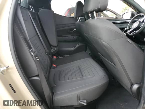 2023 Hyundai Santa Cruz SEL z VIN 5NTJC4AE1PH049848, wystawiony jako Copart lot #71648264 z przebiegiem 34 336 mil mil oraz Szkoda całkowita • Salvage title. Historia ofert i sprzedaży dostępna na DreamBid. Obrazek 10.