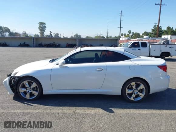 2011 Lexus IS 250 C z VIN JTHFF2C24B2516580, wystawiony jako IAAI lot #43136918 z przebiegiem 122 636 mil mil oraz . Historia ofert i sprzedaży dostępna na DreamBid. Obrazek 14.