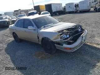 1994 Toyota Camry LE z VIN JT2SK12E3R0201284, wystawiony jako IAAI lot #41168490 z przebiegiem 177 006 mil mil oraz . Historia ofert i sprzedaży dostępna na DreamBid. Obrazek 1.