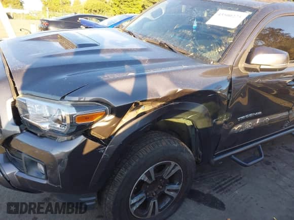 2017 Toyota Tacoma TRD Sport с VIN 5TFAZ5CN9HX040904, выставлен на аукционе IAAI как лот 43500275 с пробегом 130 065 миль миль и . История ставок и продаж доступна на DreamBid. Изображение 6.