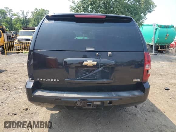 2008 Chevrolet Suburban LTZ z VIN 1GNFK16308R108726, wystawiony jako Copart lot #59411185 z przebiegiem 212 329 mil mil oraz Szkoda całkowita • Salvage title. Historia ofert i sprzedaży dostępna na DreamBid. Obrazek 6.