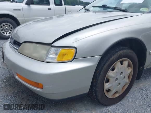 1996 Honda Accord LX with VIN 1HGCD563XTA152271, listed as a IAAI auction lot 42864789 with 268,002 mi miles and . Bid and sale history available at DreamBid. Image 14.