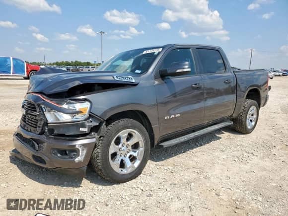 2020 Ram 1500 Lone Star z VIN 1C6RREFTXLN354005, wystawiony jako Copart lot #81134755 z przebiegiem 57 392 mil mil oraz Szkoda całkowita • Salvage title. Historia ofert i sprzedaży dostępna na DreamBid. Obrazek 1.