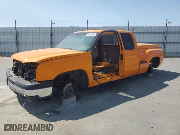 2005 Chevrolet Silverado 1500 LS with VIN 1GCEC19V25Z193613, listed as a Copart auction lot 62184885 with Not provided miles and Salvage title. Bid and sale history available at DreamBid. Image 1.