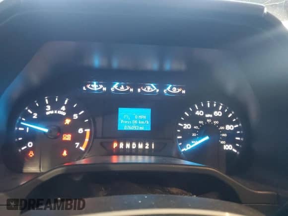 2017 Ford F-250 XLT с VIN 1FTBF2B60HEB82463, выставлен на аукционе Copart как лот 53782655 с пробегом 76 093 миль миль и Списание • Salvage title. История ставок и продаж доступна на DreamBid. Изображение 9.