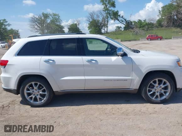 2016 Jeep Grand Cherokee Summit with VIN 1C4RJFJG8GC422710, listed as a IAAI auction lot 42543303 with 86,260 mi miles and . Bid and sale history available at DreamBid. Image 14.