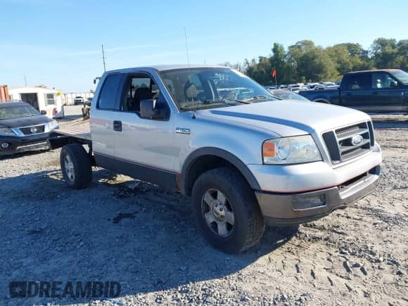 2005 Ford F-150 XLT z VIN 1FTPX14505NA41874, wystawiony jako IAAI lot #43535058 z przebiegiem 104 887 mil mil oraz . Historia ofert i sprzedaży dostępna na DreamBid. Obrazek 1.