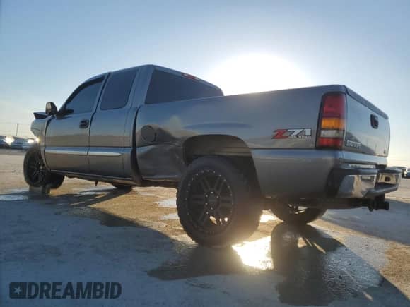 2006 GMC Sierra 1500 SLT with VIN 2GTEK19B161288005, listed as a Copart auction lot 42425755 with Not provided miles and Salvage title. Bid and sale history available at DreamBid. Image 2.