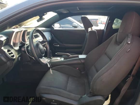 2010 Chevrolet Camaro 1LT z VIN 2G1FB1EV6A9164478, wystawiony jako Copart lot #65220455 z przebiegiem Nie podano mil oraz Szkoda całkowita • Salvage title. Historia ofert i sprzedaży dostępna na DreamBid. Obrazek 7.