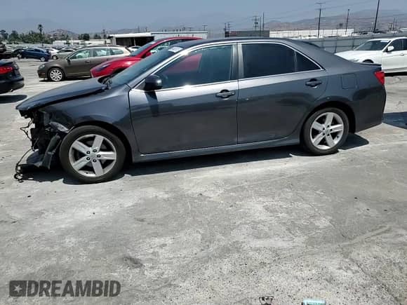 2013 Toyota Camry L with VIN 4T1BF1FK4DU235680, listed as a Copart auction lot 68493915 with 176,154 mi miles and Salvage title. Bid and sale history available at DreamBid. Image 13.