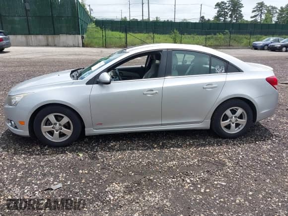 2013 Chevrolet Cruze 1LT with VIN 1G1PD5SB8D7259694, listed as a IAAI auction lot 42677361 with 81,233 mi miles and . Bid and sale history available at DreamBid. Image 14.