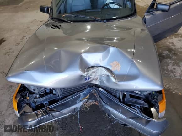 1991 Saab 900 z VIN YS3AL75LXM7012606, wystawiony jako Copart lot #87210105 z przebiegiem Nie podano mil oraz Czysty tytuł • Clean title. Historia ofert i sprzedaży dostępna na DreamBid. Obrazek 11.