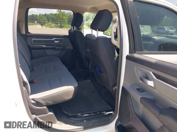 2020 Ram 1500 Lone Star z VIN 1C6RREFT5LN337869, wystawiony jako IAAI lot #42461522 z przebiegiem 148 064 mil mil oraz . Historia ofert i sprzedaży dostępna na DreamBid. Obrazek 8.