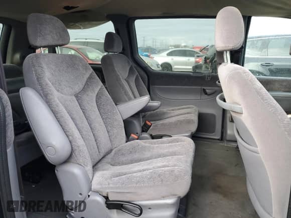 2000 Dodge Caravan LE with VIN 1B4GP54L8YB695868, listed as a Copart auction lot 41660005 with 168,868 mi miles and Salvage title. Bid and sale history available at DreamBid. Image 11.