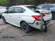 2017 Nissan Sentra SR z VIN 3N1AB7AP6HY400863, wystawiony jako IAAI lot #42268449 z przebiegiem 60 331 mil mil oraz . Historia ofert i sprzedaży dostępna na DreamBid. Obrazek 3.