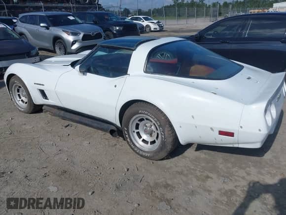 1982 Chevrolet Corvette с VIN 1G1AY8789C5114957, выставлен на аукционе IAAI как лот 42503785 с пробегом 386 801 миль миль и . История ставок и продаж доступна на DreamBid. Изображение 3.