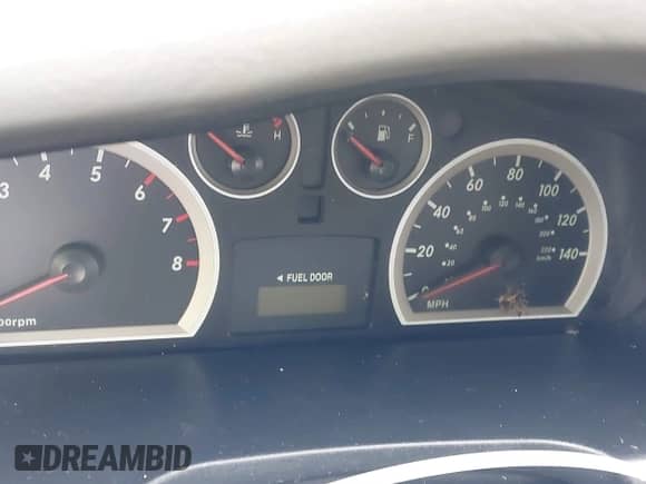 2005 Hyundai Santa Fe GLS с VIN KM8SC13E05U007796, выставлен на аукционе IAAI как лот 41543646 с пробегом Не указан миль и . История ставок и продаж доступна на DreamBid. Изображение 7.