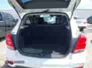 2021 Chevrolet Trax LT z VIN KL7CJLSB7MB360173, wystawiony jako IAAI lot #42123356 z przebiegiem 106 102 mil mil oraz . Historia ofert i sprzedaży dostępna na DreamBid. Obrazek 17.