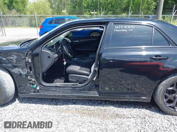 2019 Chrysler 300 Touring с VIN 2C3CCAAG4KH636929, выставлен на аукционе IAAI как лот 42156911 с пробегом 54 224 миль миль и . История ставок и продаж доступна на DreamBid. Изображение 14.