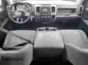 2018 Ram 1500 Tradesman z VIN 3C6RR7KT8JG122977, wystawiony jako Copart lot #55258285 z przebiegiem 94 877 mil mil oraz Szkoda całkowita • Salvage title. Historia ofert i sprzedaży dostępna na DreamBid. Obrazek 8.