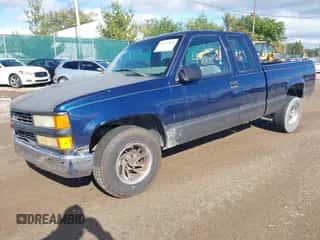 1999 Chevrolet Silverado 1500 z VIN 1GCEC19R3XR134317, wystawiony jako IAAI lot #43521868 z przebiegiem 241 622 mil mil oraz . Historia ofert i sprzedaży dostępna na DreamBid. Obrazek 2.