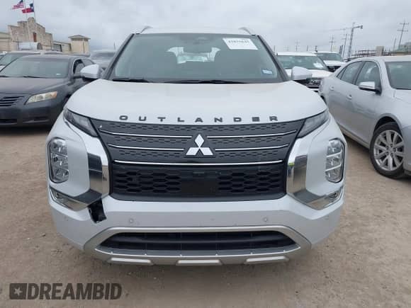 2024 Mitsubishi Outlander SEL with VIN JA4J3WA88RZ057293, listed as a IAAI auction lot 42035645 with 14,470 mi miles and . Bid and sale history available at DreamBid. Image 12.