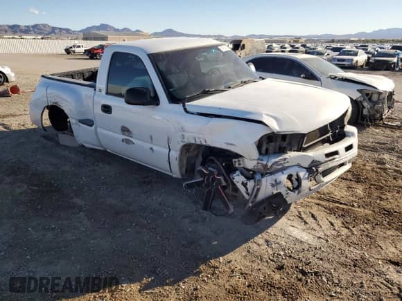2001 GMC Sierra 1500 SL with VIN 1GTEC14W81Z208450, listed as a Copart auction lot 84700885 with Not provided miles and Salvage title. Bid and sale history available at DreamBid. Image 4.