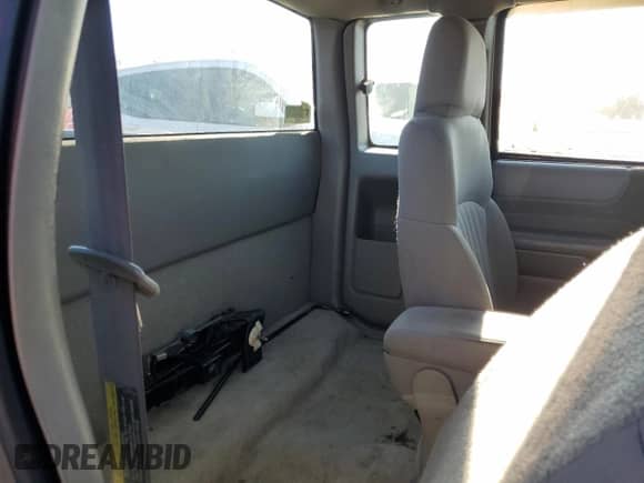 2003 Chevrolet S-10 Fleet z VIN 1GCCS19XX38242653, wystawiony jako Copart lot #73344404 z przebiegiem Nie podano mil oraz Szkoda całkowita • Salvage title. Historia ofert i sprzedaży dostępna na DreamBid. Obrazek 10.