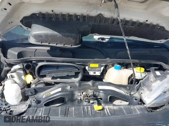 2023 Ram ProMaster Cargo z VIN 3C6LRVVG1PE606308, wystawiony jako IAAI lot #42824322 z przebiegiem 60 497 mil mil oraz . Historia ofert i sprzedaży dostępna na DreamBid. Obrazek 10.