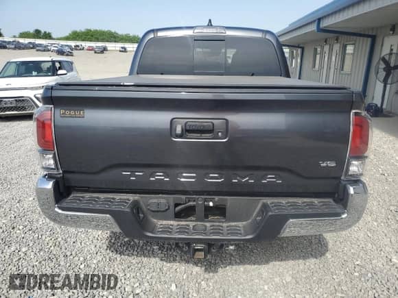 2023 Toyota Tacoma SR5 z VIN 3TMAZ5CN8PM197537, wystawiony jako Copart lot #57041955 z przebiegiem 43 412 mil mil oraz Szkoda całkowita • Salvage title. Historia ofert i sprzedaży dostępna na DreamBid. Obrazek 6.