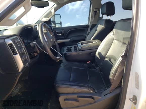 2015 Chevrolet Silverado 3500HD LT с VIN 1GC4KZE80FF572206, выставлен на аукционе Copart как лот 54986133 с пробегом Не указан миль и Списание • Salvage title. История ставок и продаж доступна на DreamBid. Изображение 7.