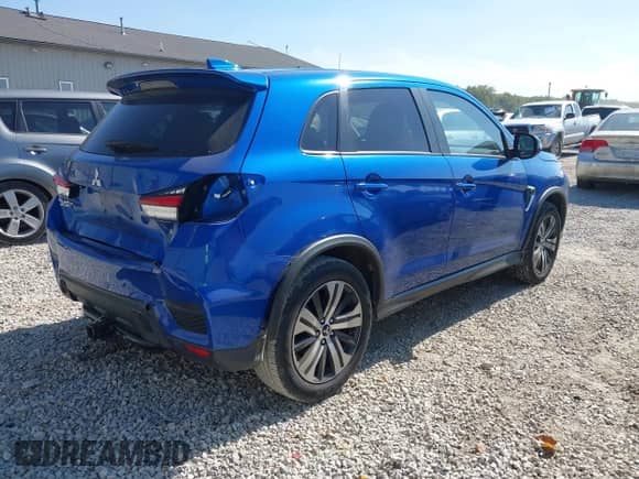 2021 Mitsubishi Outlander ES z VIN JA4ARUAU0MU033088, wystawiony jako IAAI lot #43329303 z przebiegiem 24 626 mil mil oraz . Historia ofert i sprzedaży dostępna na DreamBid. Obrazek 4.