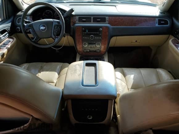 2008 Chevrolet Silverado 2500HD Work Truck with VIN 1GCHK23628F173472, listed as a Copart auction lot 84760475 with 586,592 mi miles and Salvage title. Bid and sale history available at DreamBid. Image 8.