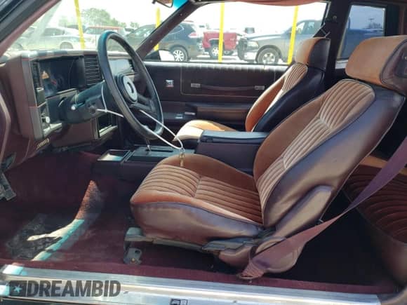 1986 Chevrolet Monte Carlo Sport с VIN 1G1GZ37G8GR116778, выставлен на аукционе Copart как лот 61867945 с пробегом 84 209 миль миль и Списание • Salvage title. История ставок и продаж доступна на DreamBid. Изображение 7.